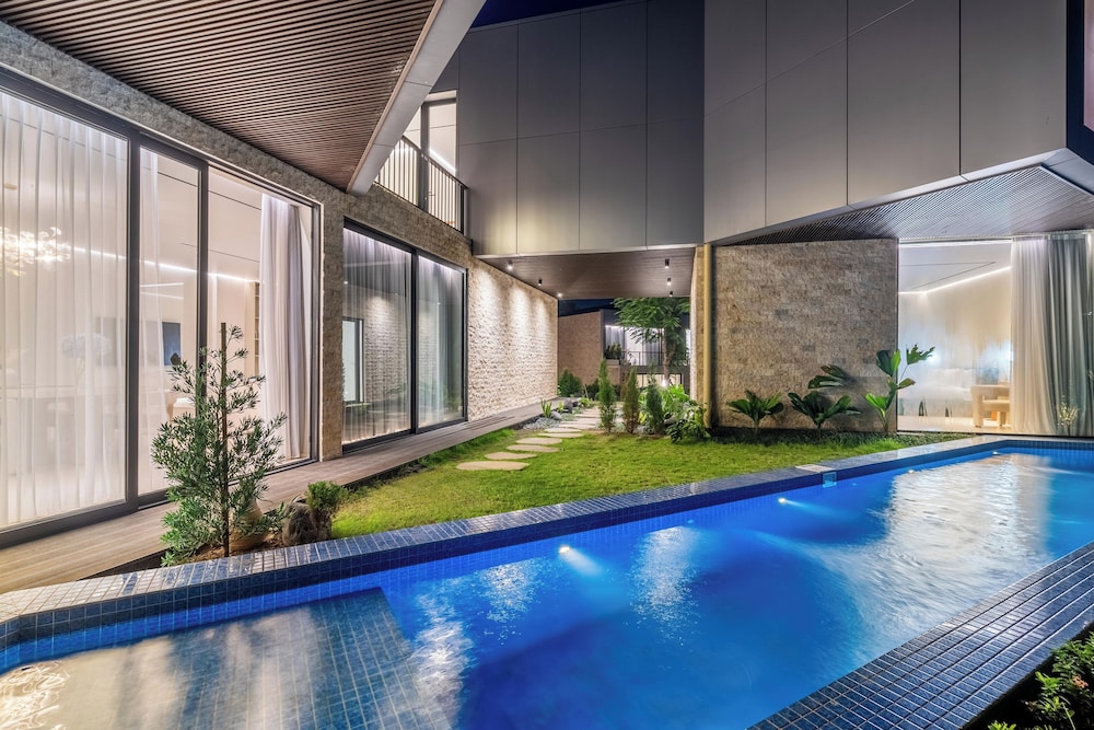 Hidden City Ubud - Modern Villas & Townhouses with Private Pools, Nature Views and Wellness Access