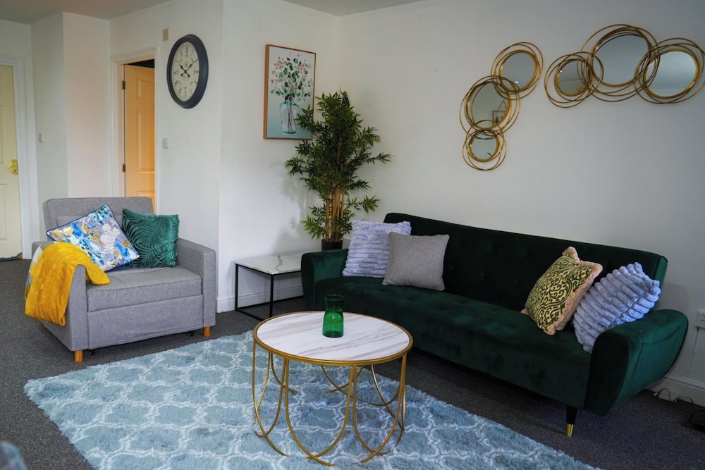 Cosy Luxury Apartment in Milton Keynes