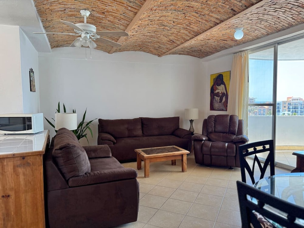 Yatch Apartments