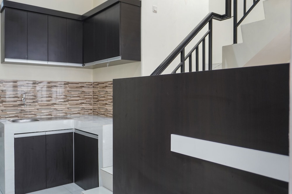 OYO 91646 fio colombus residence view 3