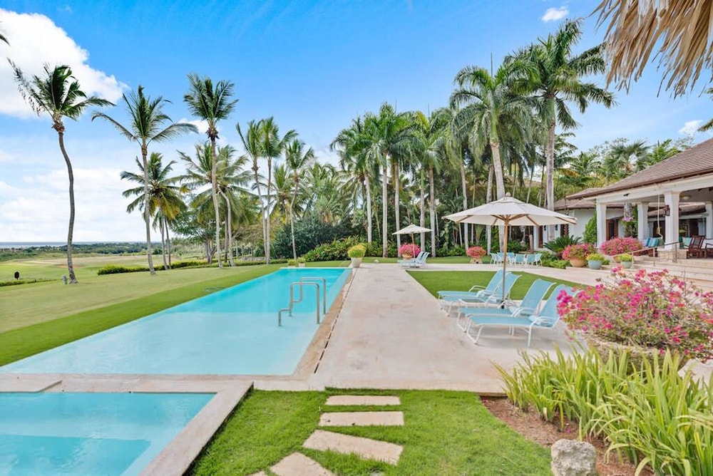 Magnificent Eight Bedroom Holiday Home