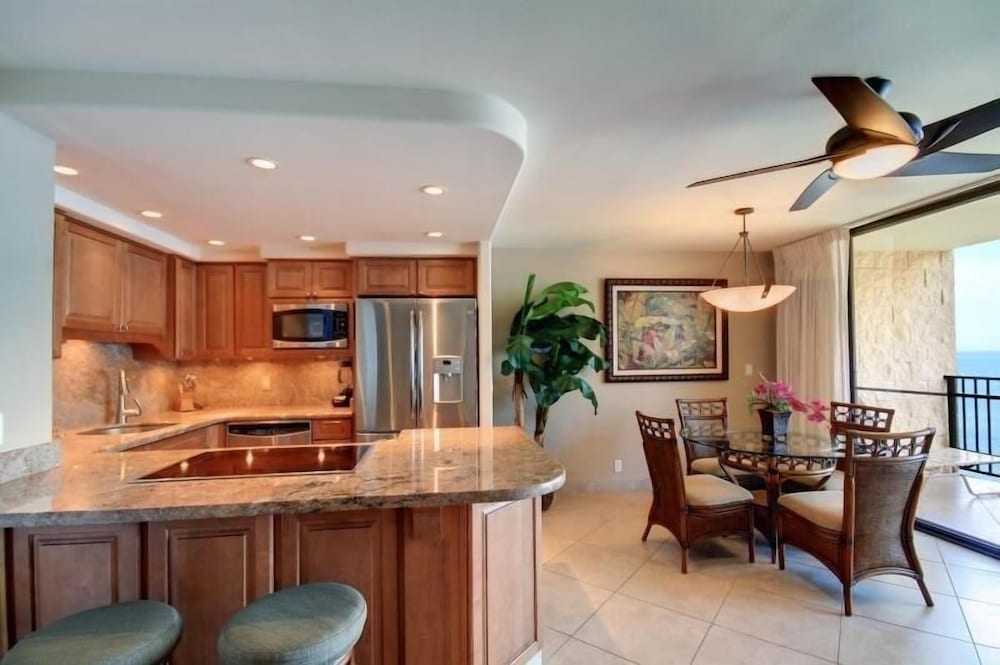 Kihei Beach, #403 1 Bedroom Condo by Redawning view 5