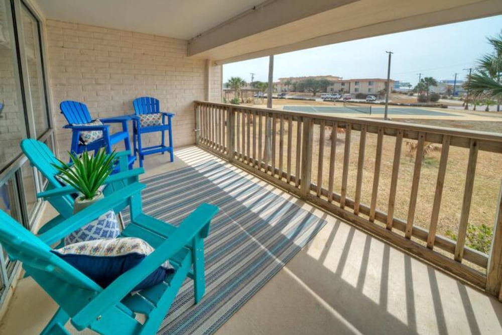 Stay Palm by Avantstay Beach Access Balcony