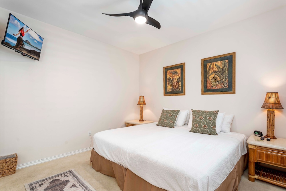 Paradise Getaway- Golf Course and Lake Views -vrkcv