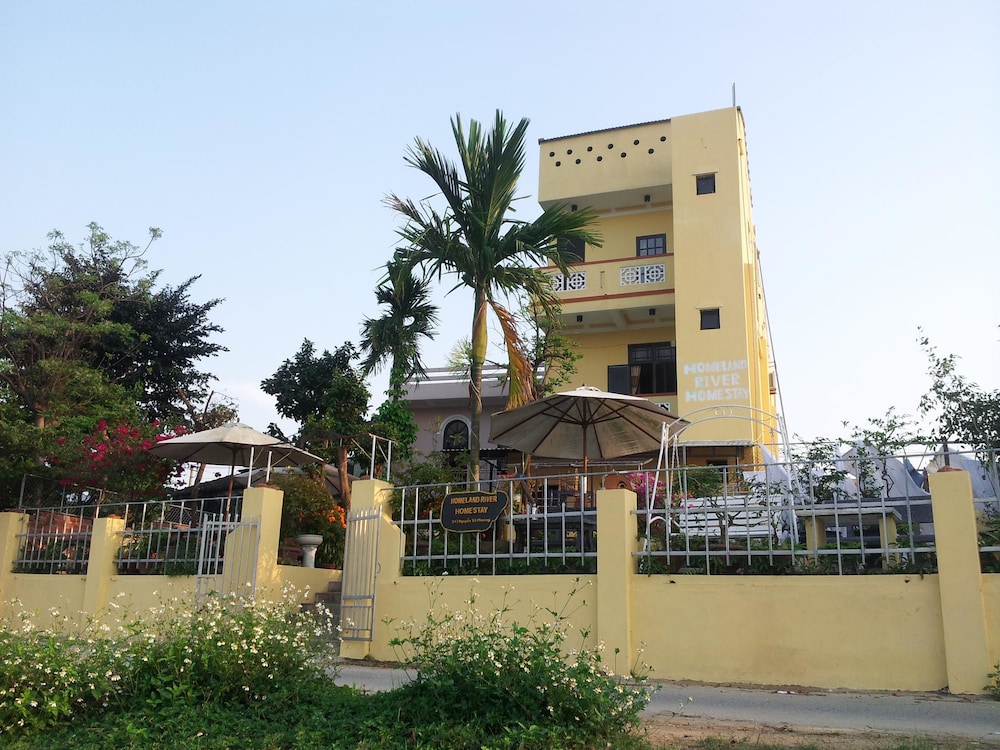 Homeland River Homestay