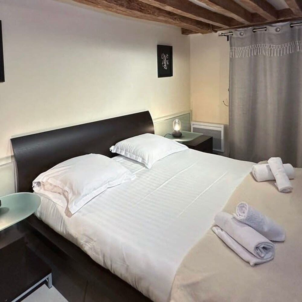 Charming Tuileries 1 Bed Apt in the Centre of Paris
