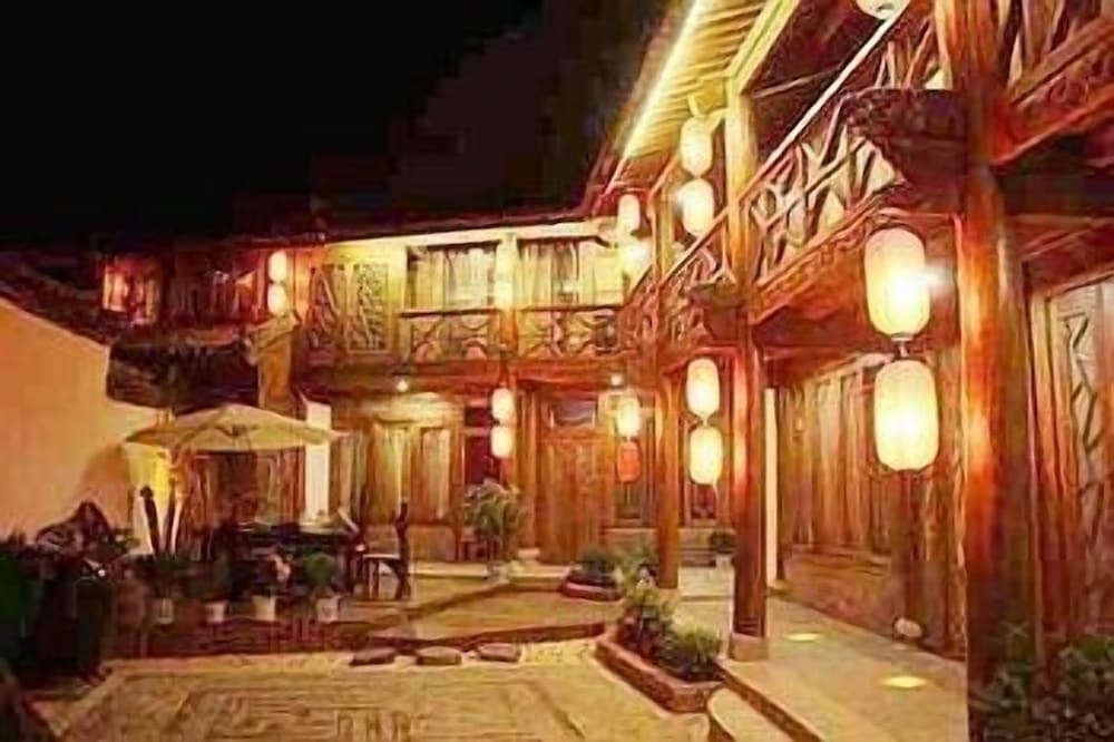 Lijiang on Road Mansion