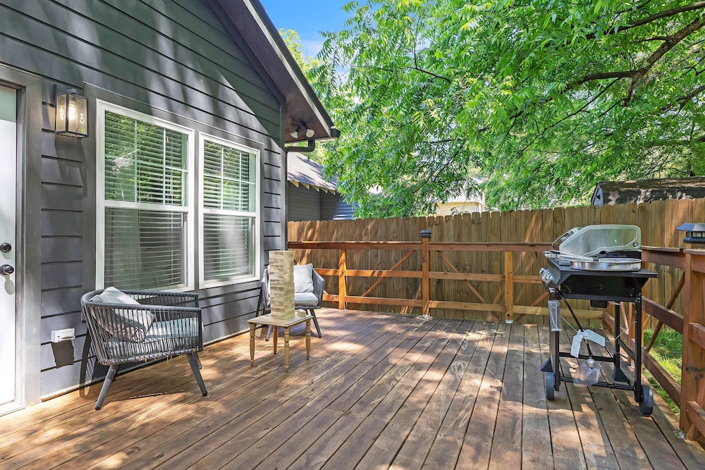 Stylish Bungalow Near Beltline & Breweries 4 Bedroom Bungalow