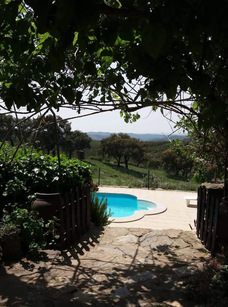 Serra do Caldeir o Private Pool Villa
