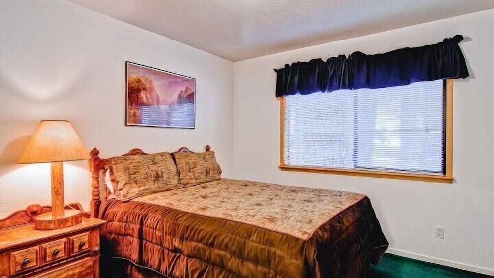 Scenic Wonders Yosemite View 3 Bedrooms view 2