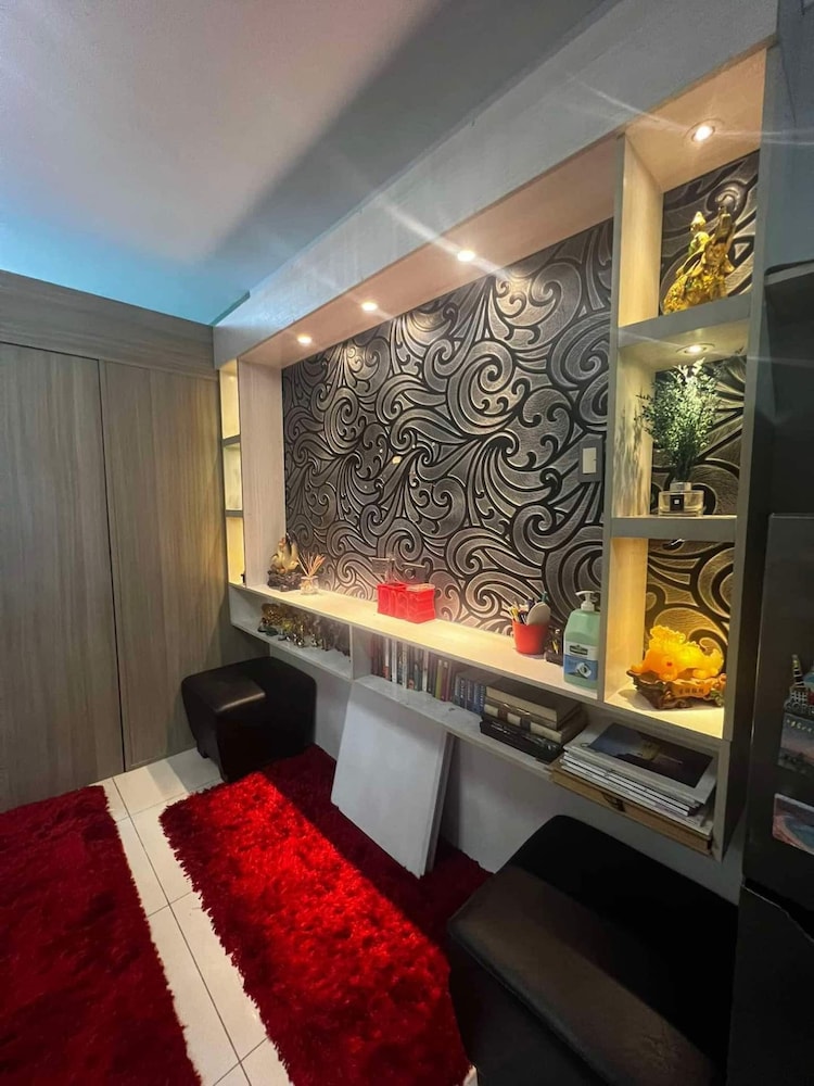 Breeze Residences Condos