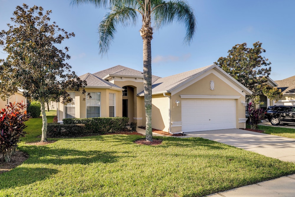 Lake Access & Lanai: Haines City Family Home!