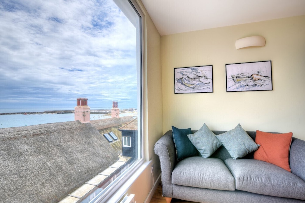 2 Beach Way House