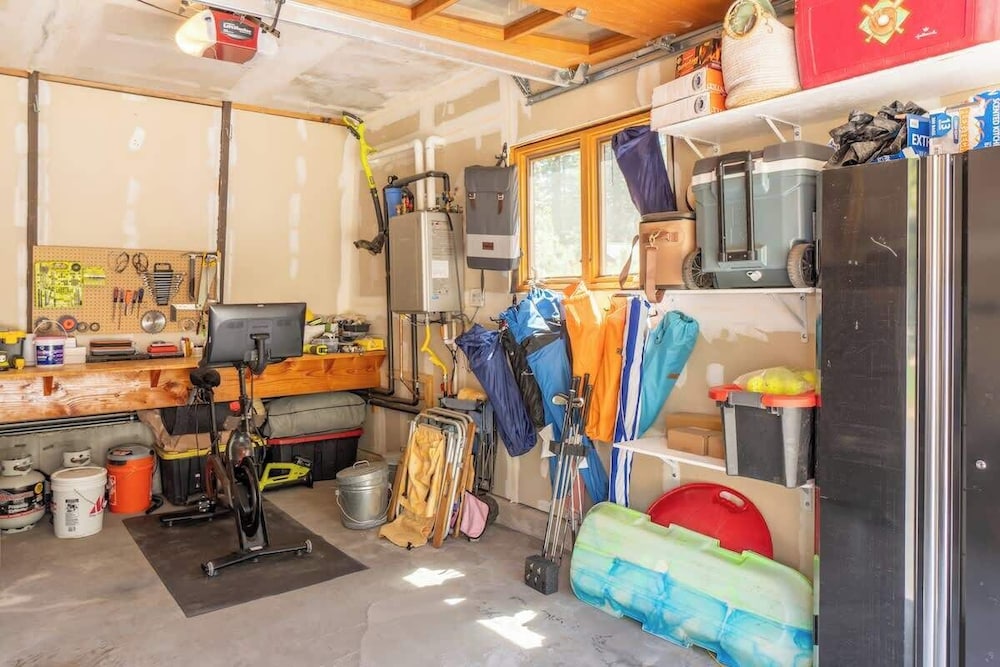 The Canoe Cabin