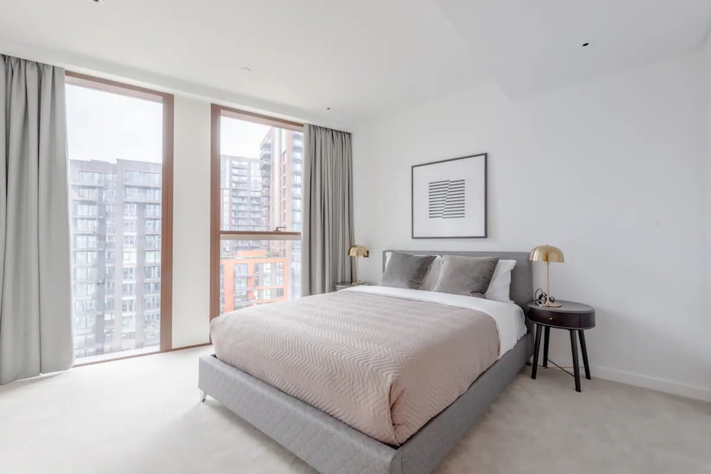Luxurious 3 Bedroom Flat by the River Thames - Vauxhall