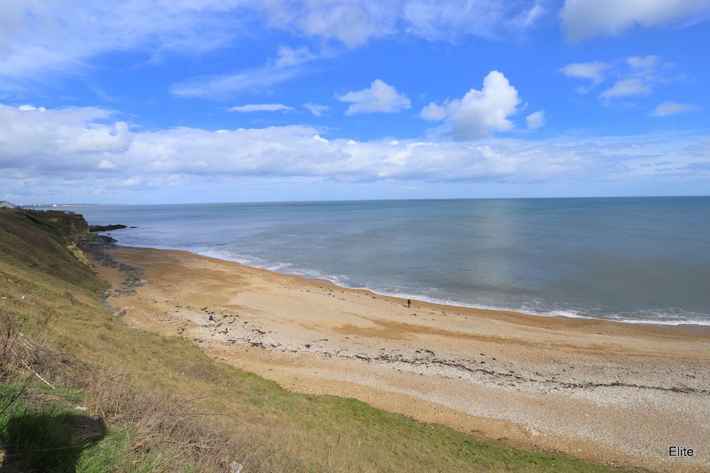 Beautiful 2-bed Sea Front House in Seaham, photo 8