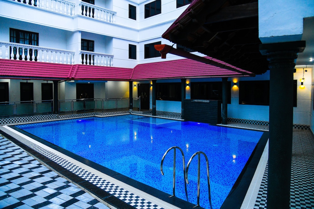 Sajjoys Hotel