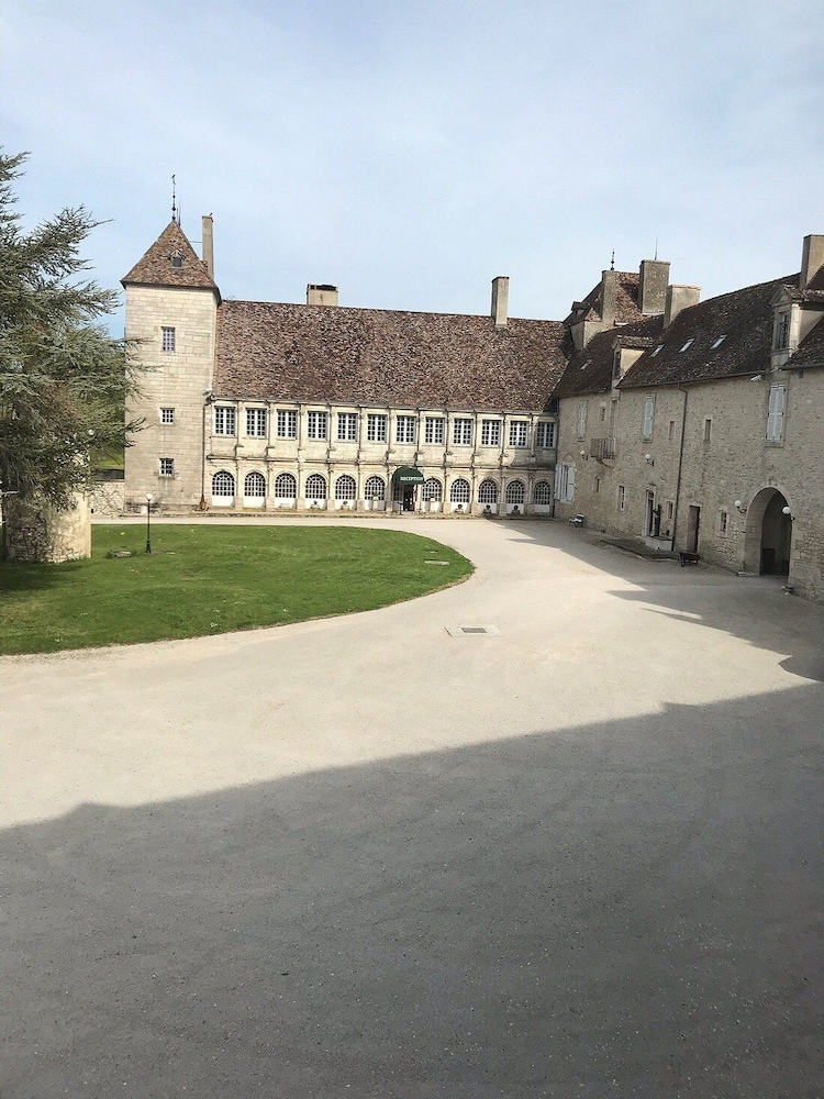 Château de la Berchère view 3