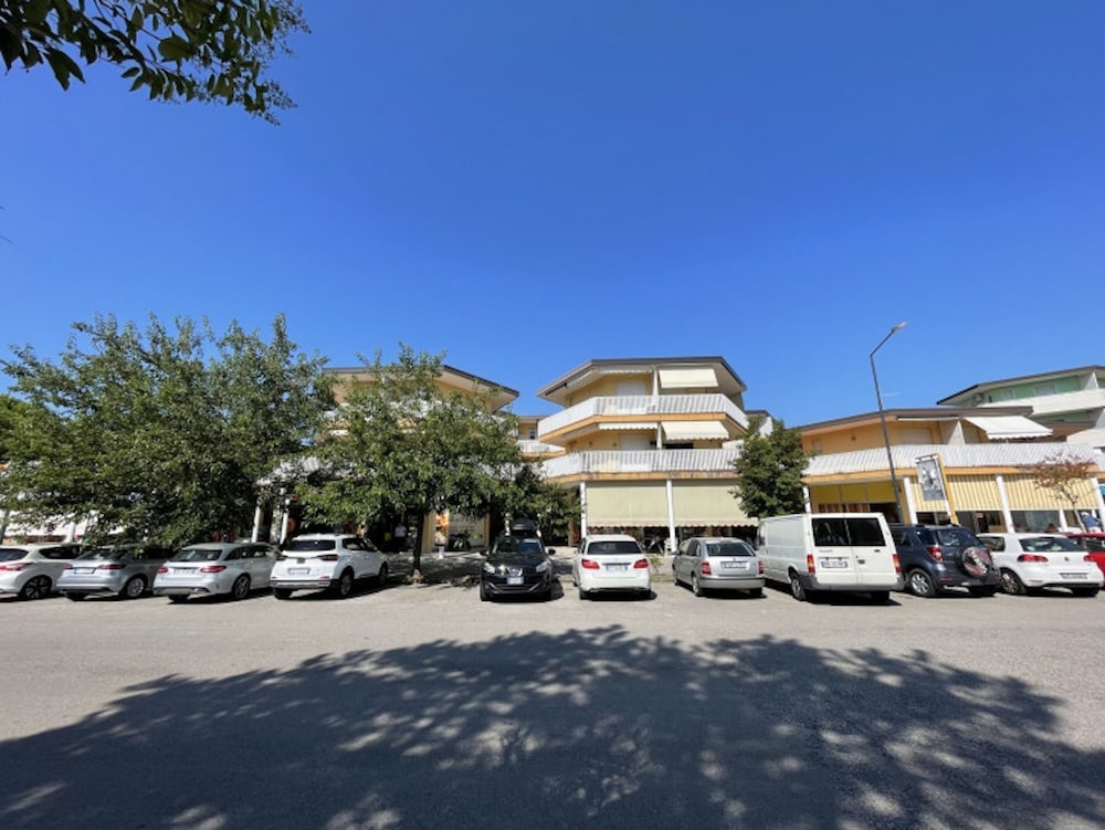 Cozy Flat in Bibione's Thermal Area