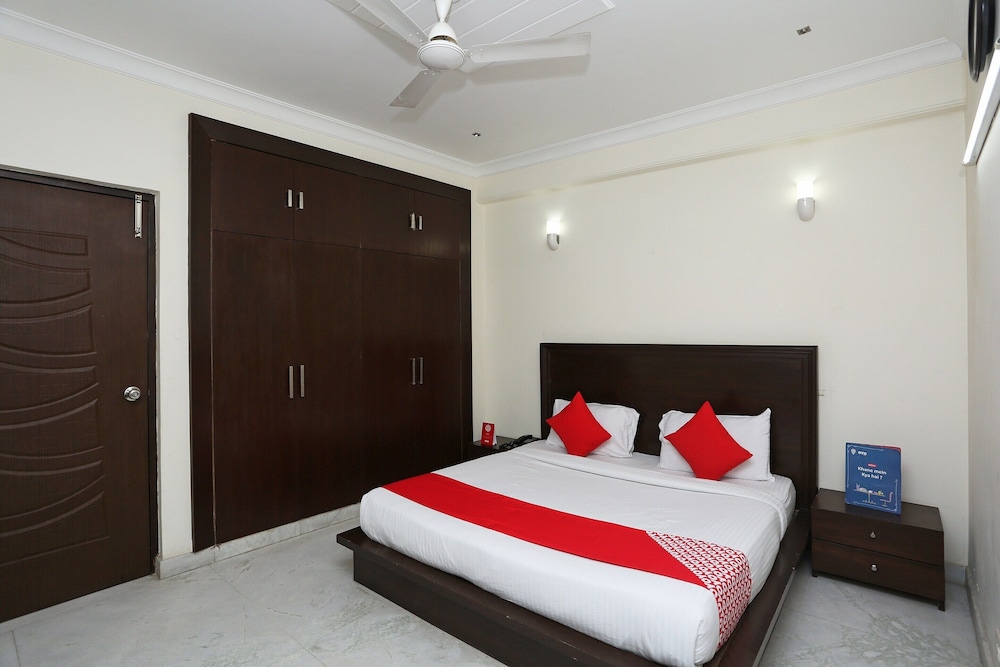 OYO 15822 Ryan Residency