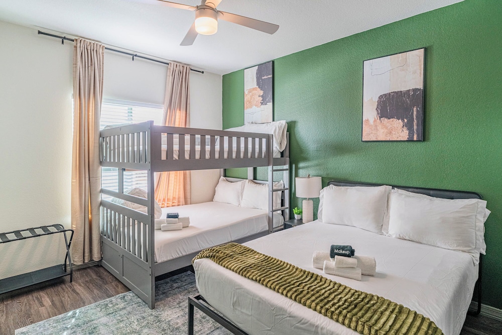 ROVE LIVING/KL - Cardinal 95