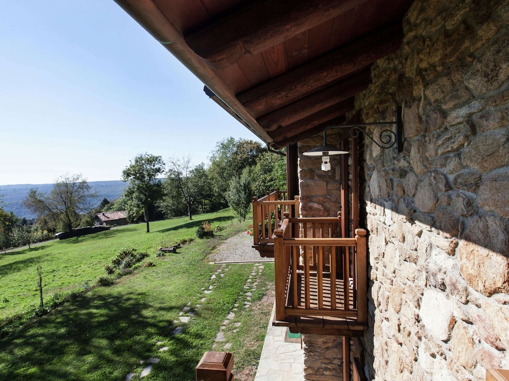 Apartment in Netro With Balcony and Views view 5