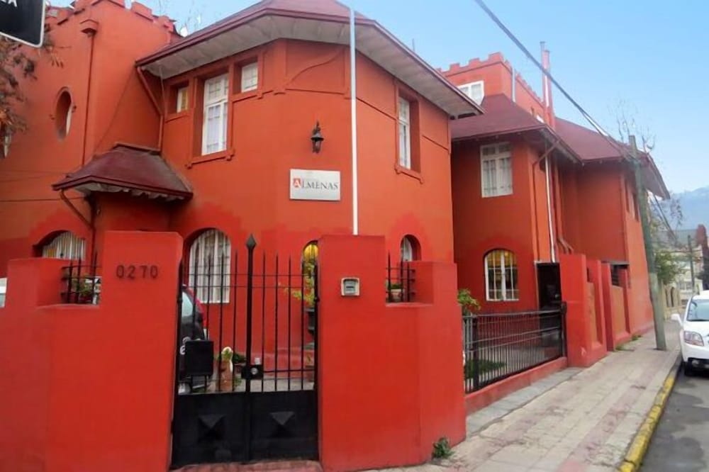 Hostal Almenas