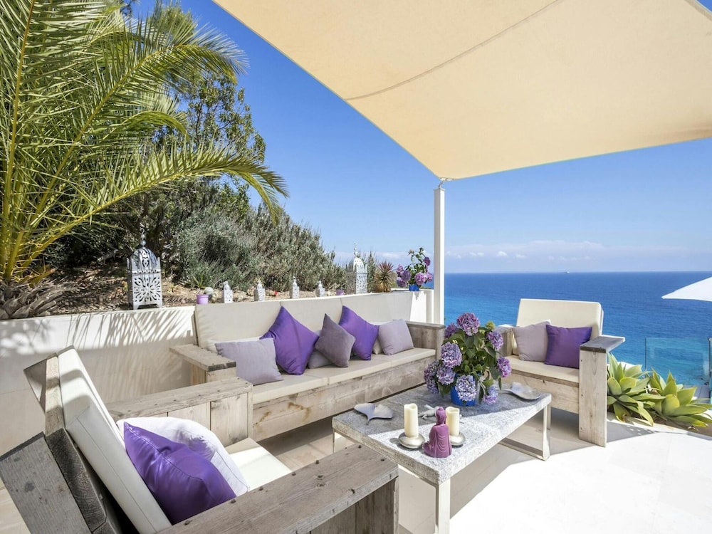 Beautiful Villa With Leisure Activities