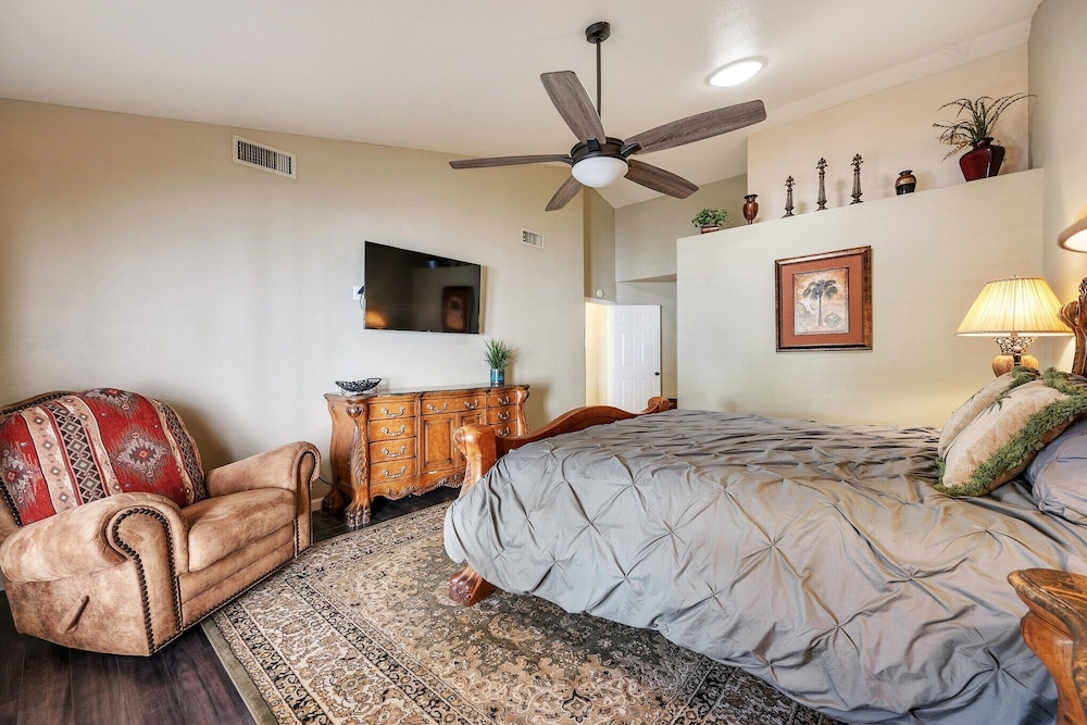 Private Tuscany Oasis With Pool - Perfect For Families, Couples Or Business Travelers 4 Bedroom Home by RedAwning view 3