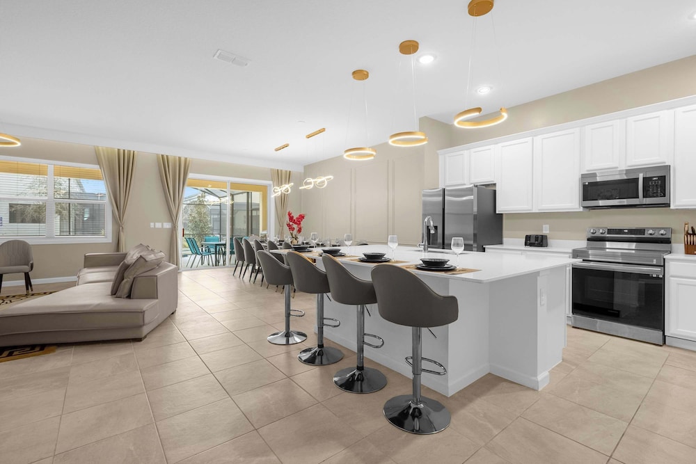 Upstay: Themed Family Home w Pool & Games Room