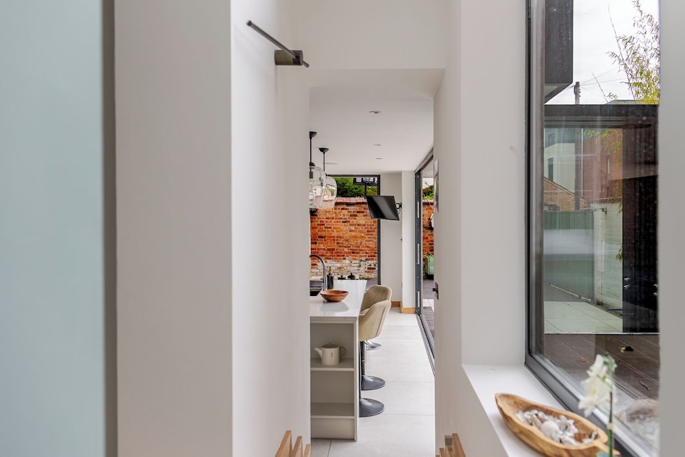 Elegant Townhouse&Basement in Leamington