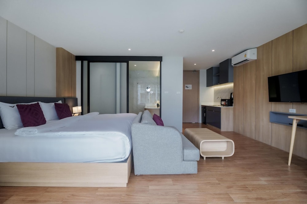 Studio 1525 at Wyndham Garden Naiton Beach