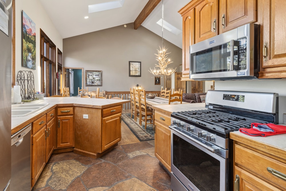 Cascade Mountain Home By Estes Park Homes 6 Bedroom Home