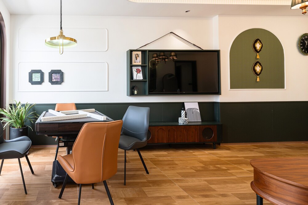 Vishan Garden Trendy Hostel