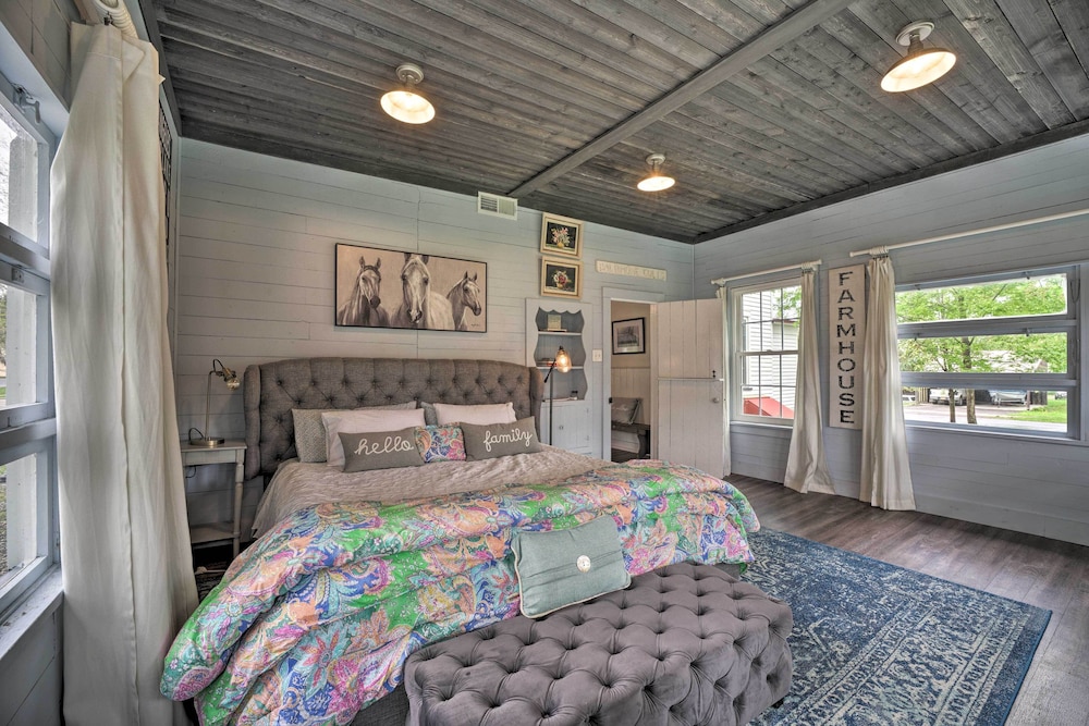Romantic Country Apt by Lake Erie & Wineries! view 3