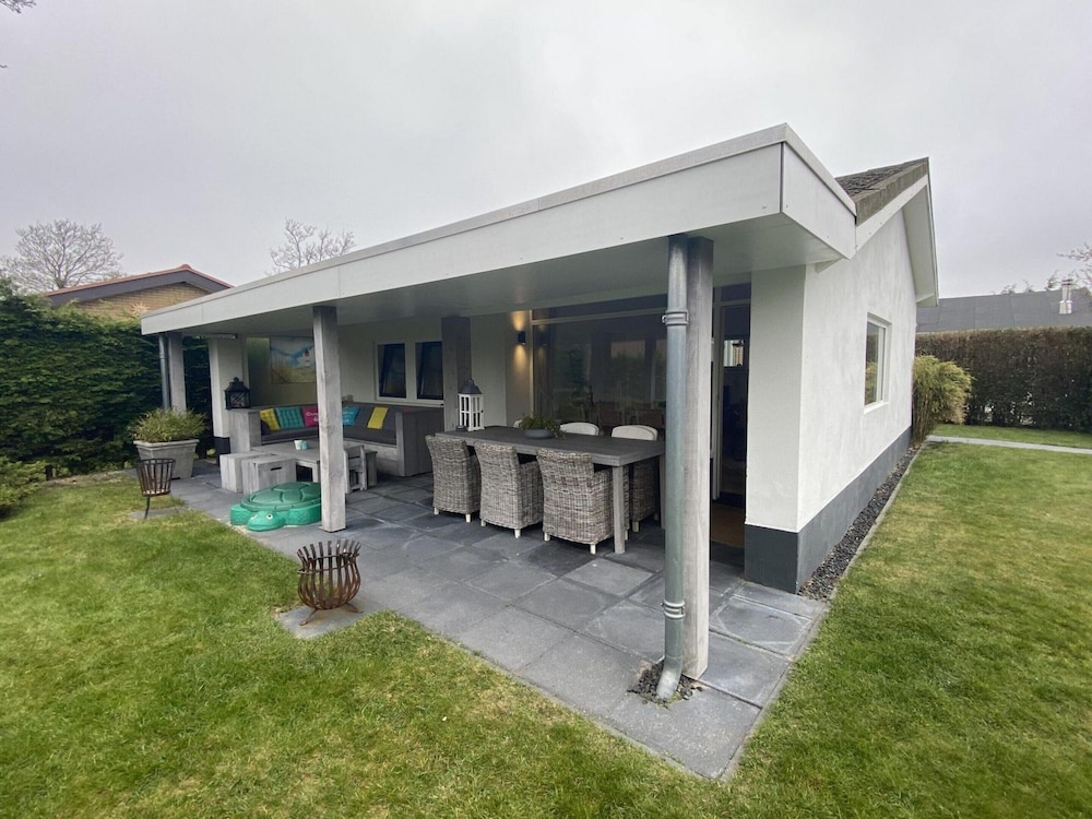 Lovely Holiday Bungalow With Garden