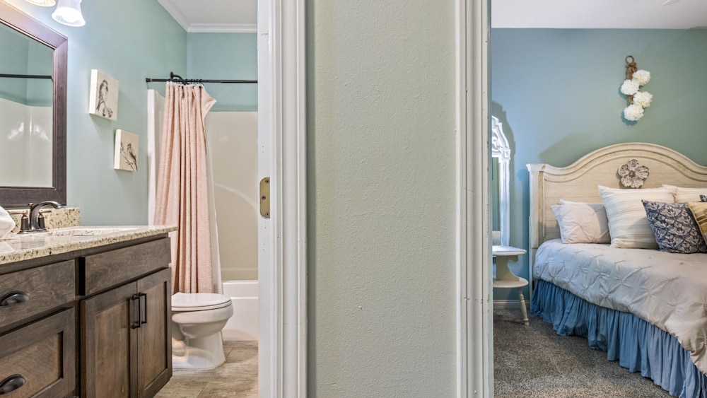 Southern Charm by Southern Vacation Rentals