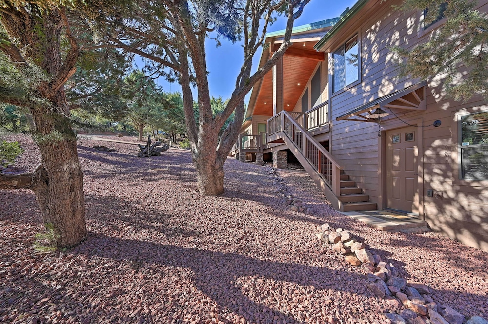 'AZ Rim Retreat' in Pine W/deck, Hot Tub & Views!