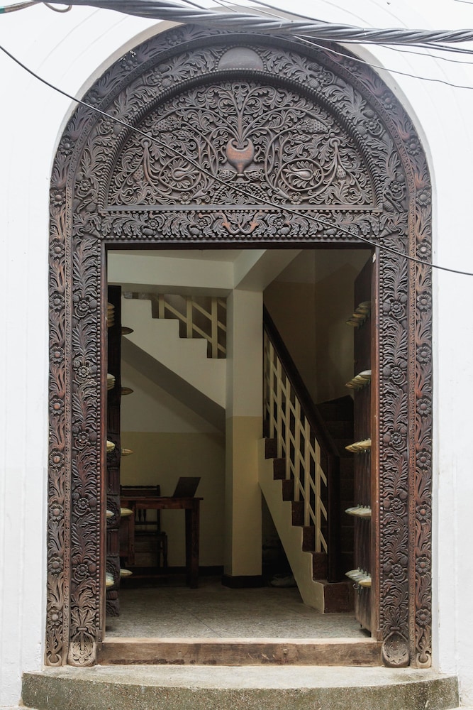 Ten to Ten Stone Town - Hostel