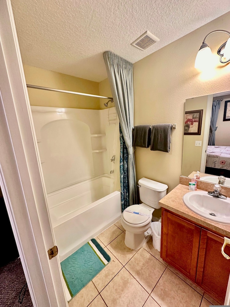 Luxury Compass 3BR Townhouse Near Disney Parks 2