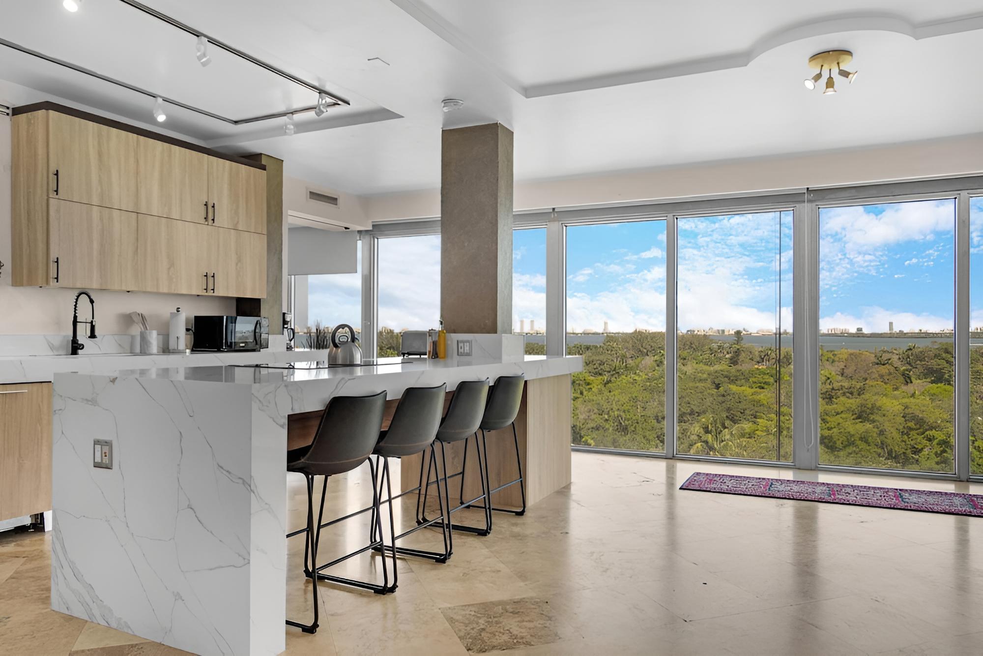 Roami at Biscayne Penthouse