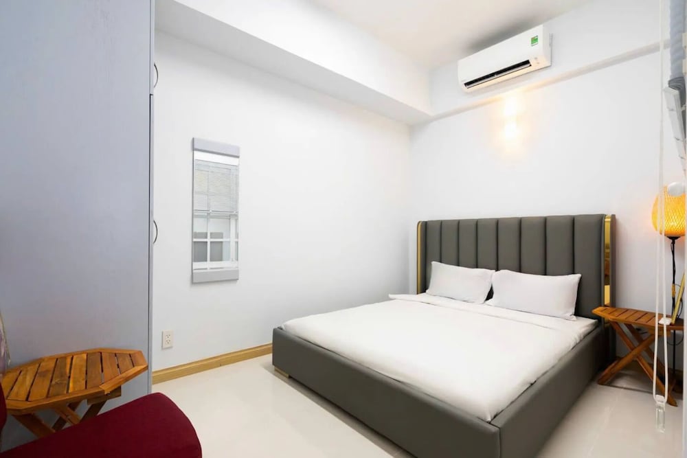 Salute de Sailing Tower Luxury Apartment