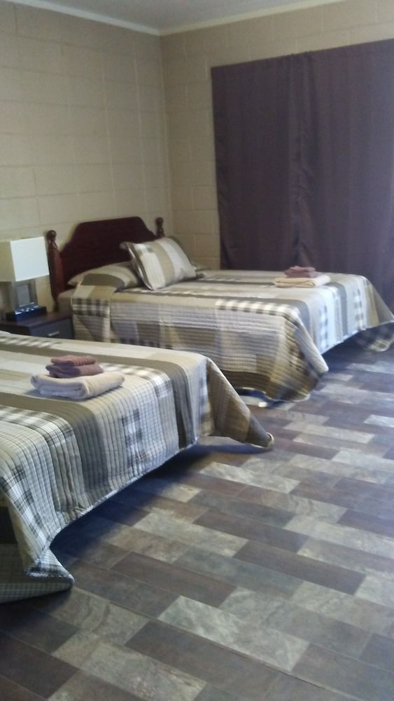 Dighton Inn