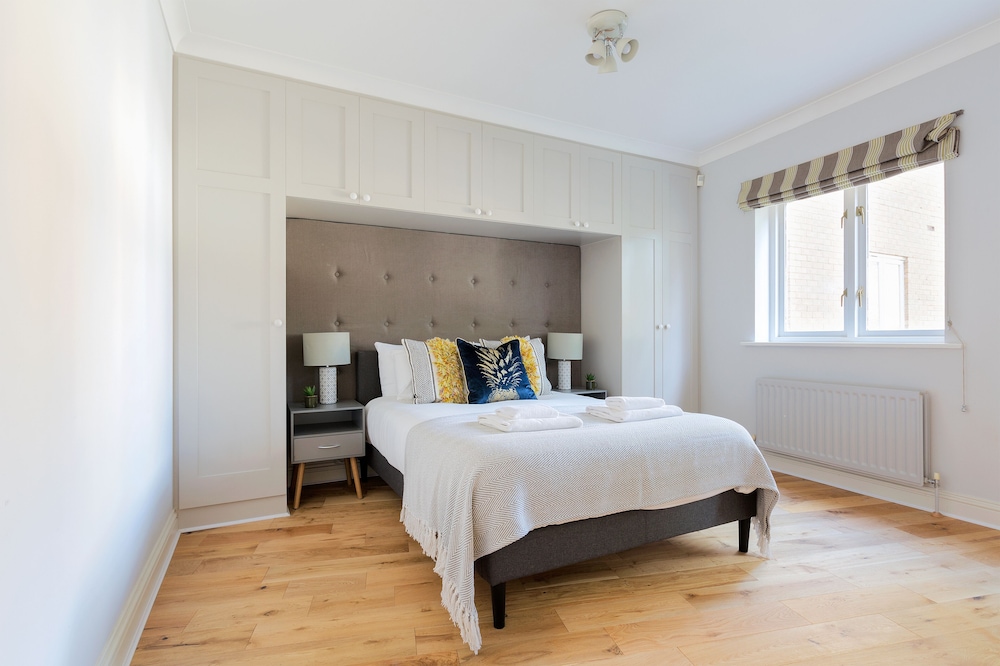 Stunning 2 Bed Flat near Tower Bridge