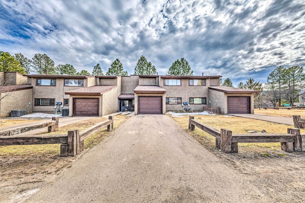 Ruidoso Condo w/ Golf Course View - Walk to Dtwn! view 3