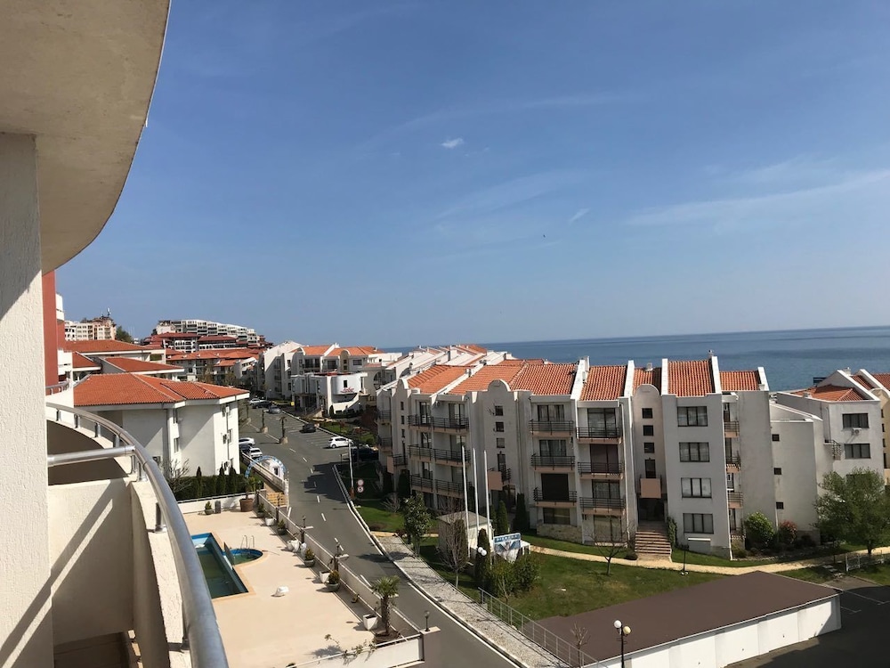 Lazur 5 Apartments