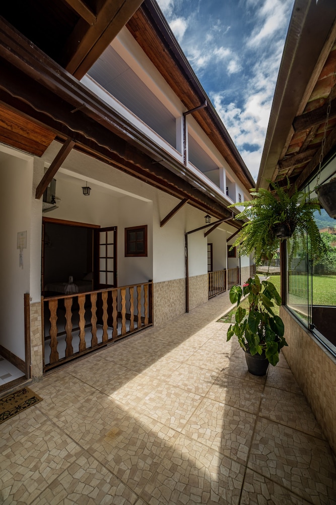 Hotel Pousada Cantinho do Sossego em Paraty - Image 1