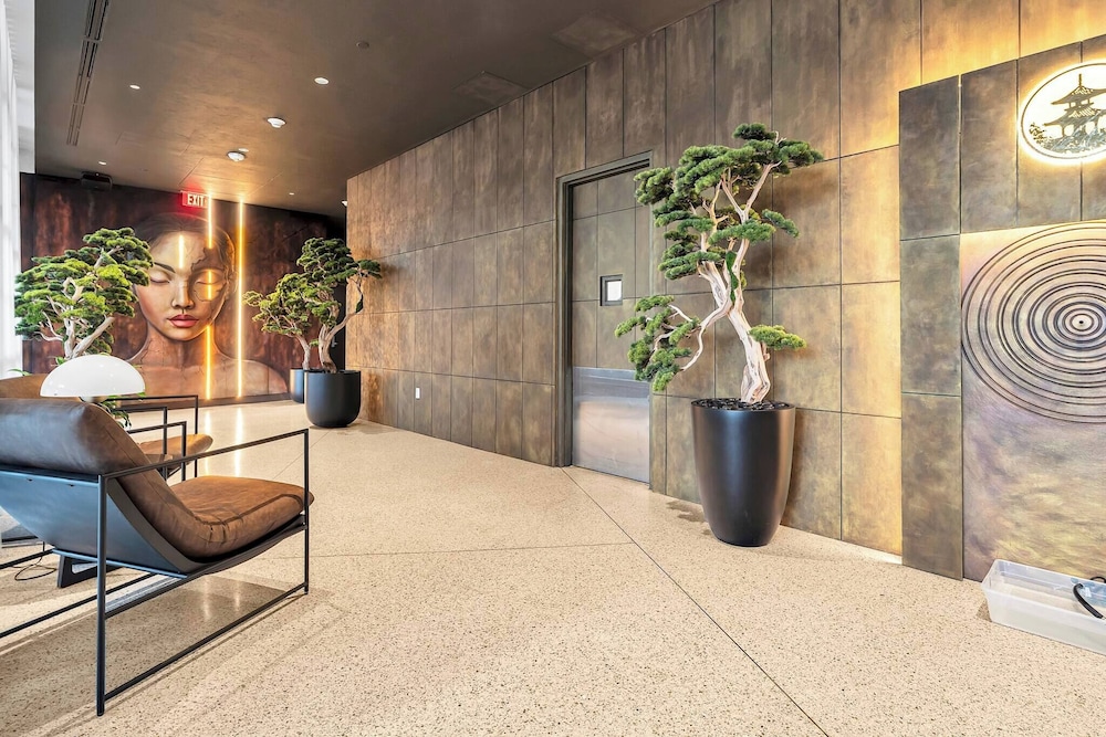 3BR Penthouse Direct, Stunning Water Views