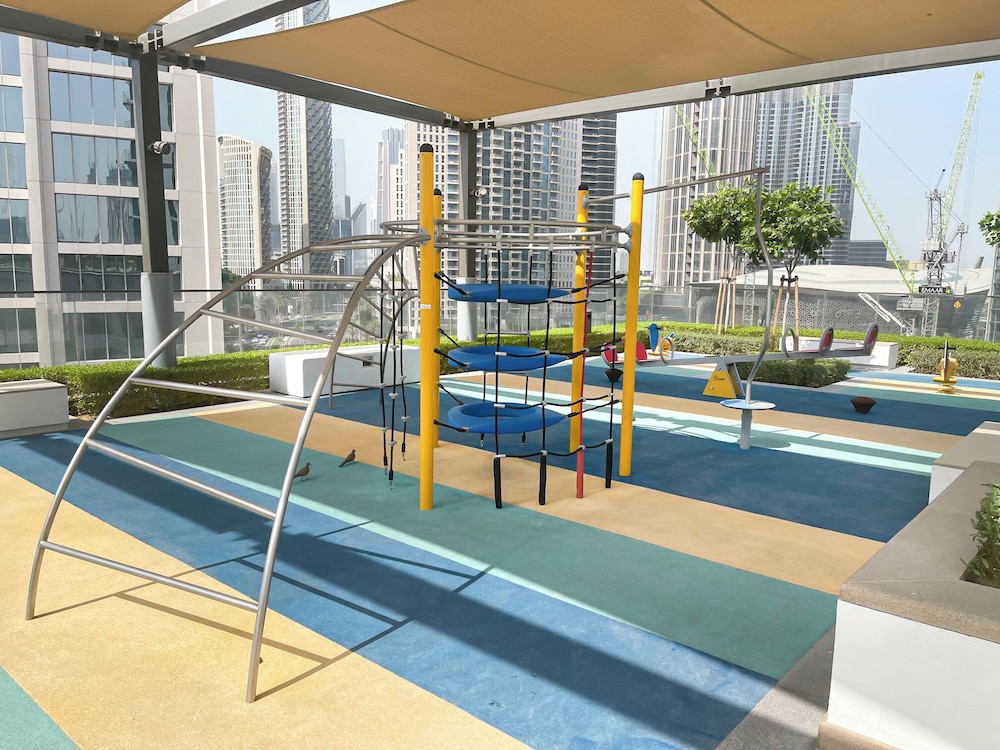 Delujo Stays – Burj Crown Collection