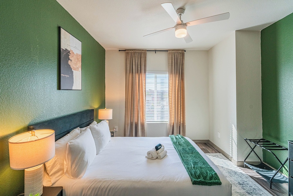 ROVE LIVING/KL - Cardinal 95